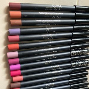 17 Kylie Jenner lip liners—authentic